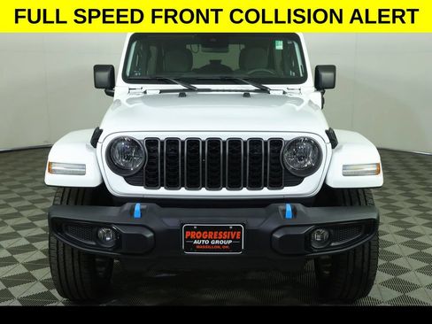 Used 2024 Jeep Wrangler Unlimited AWD/4WD image 8