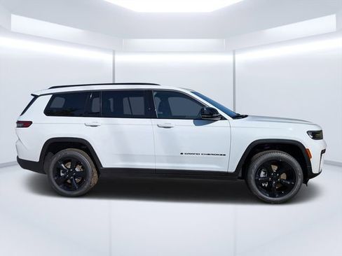 New 2026 Jeep Grand Cherokee L Limited RWD image 2