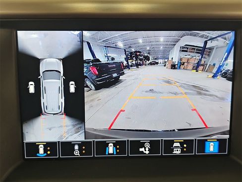 Used 2023 GMC Acadia Denali w/ Black Diamond Edition image 26