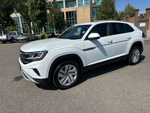 Used 2020 Volkswagen Atlas Cross Sport SE w/ Panoramic Sunroof Package AWD/4WD image 2