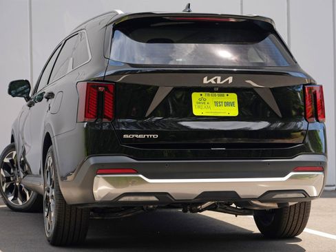 Used 2024 Kia Sorento SX FWD image 6