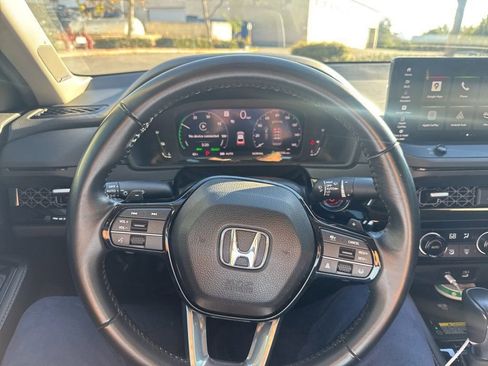 Used 2024 Honda Accord Touring image 10