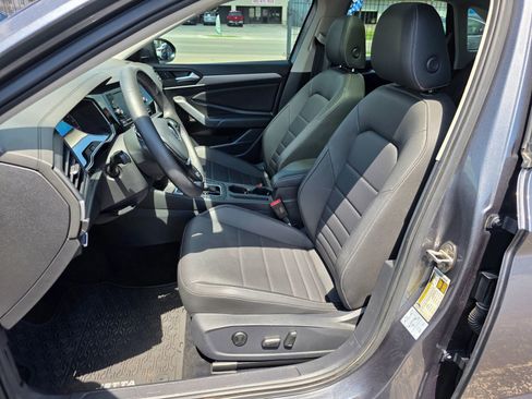 Used 2021 Volkswagen Jetta SE image 9