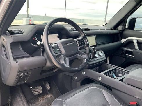 Used 2023 Land Rover Defender 90 X-Dynamic SE image 7