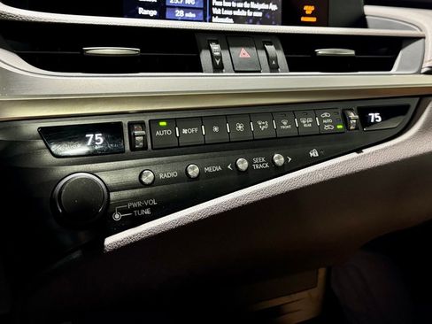 Used 2019 Lexus ES 350 350 Luxury image 20