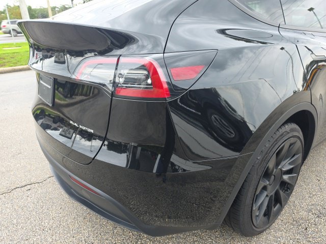 Used 2023 Tesla Model Y Long Range AWD/4WD image 11