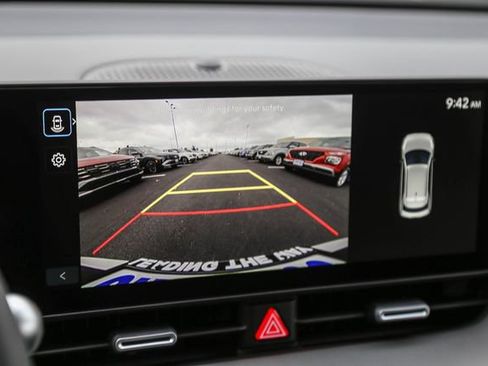 New 2025 Hyundai Ioniq 5 SE image 24