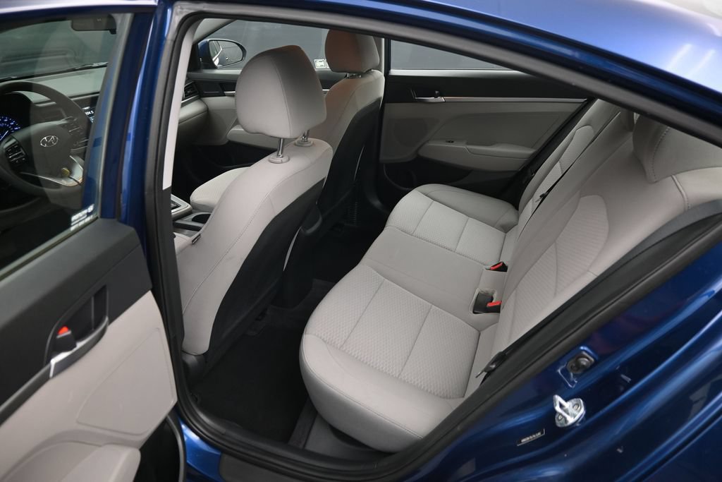 Used 2020 Hyundai Elantra SE FWD image 10