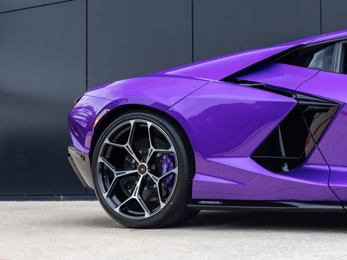 Used 2025 Lamborghini Revuelto AWD/4WD image 23