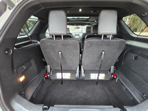 Used 2018 Ford Explorer XLT w/ Equipment Group 202A image 18