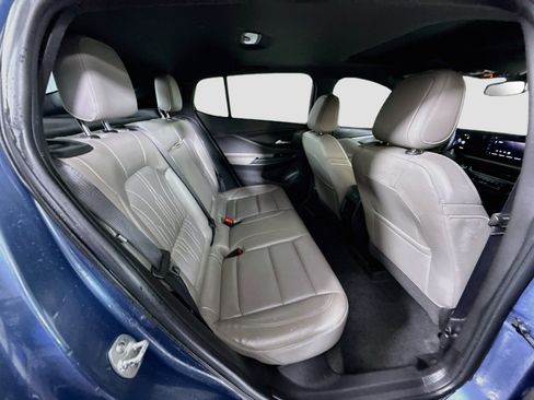 Used 2025 Buick Envista Avenir FWD image 27