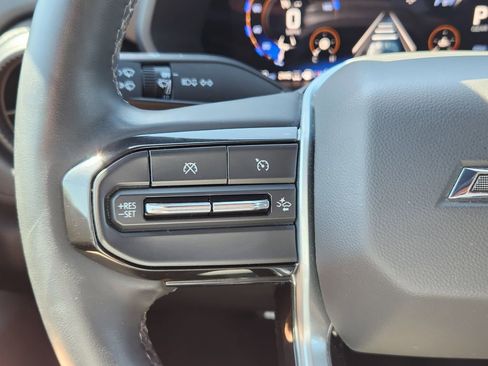 Used 2025 Chevrolet Colorado Trail Boss AWD/4WD image 15