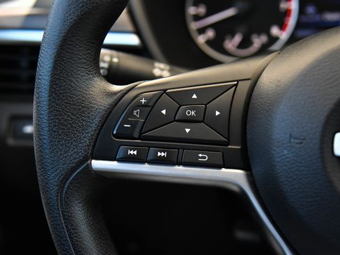 Used 2024 Nissan Altima 2.5 SV FWD image 28