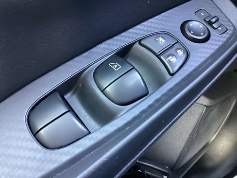 Used 2024 Nissan Sentra SV FWD image 18