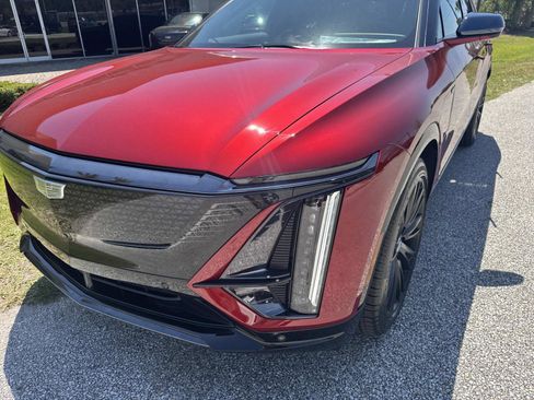 New 2026 Cadillac Lyriq Premium Sport w/ LPO, ONYX Package AWD/4WD image 9