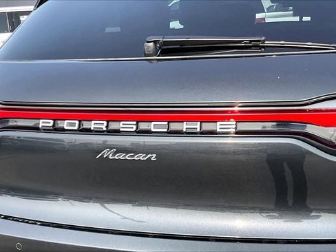 Used 2024 Porsche Macan AWD/4WD image 27