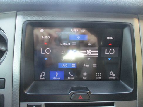 Used 2016 Ford Expedition XLT w/ Equipment Group 202A RWD image 16