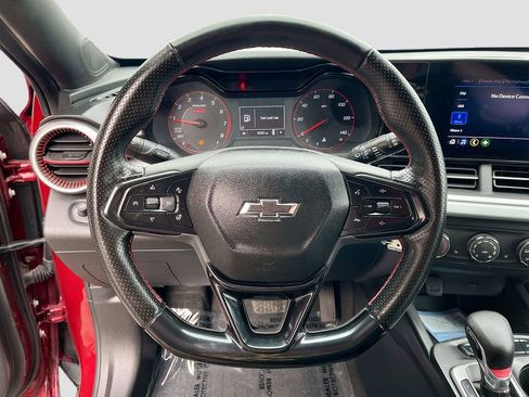Used 2024 Chevrolet Trax RS FWD image 11