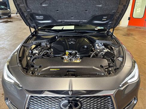 Used 2019 INFINITI Q60 3.0t Luxe w/ Essential Package AWD/4WD image 16