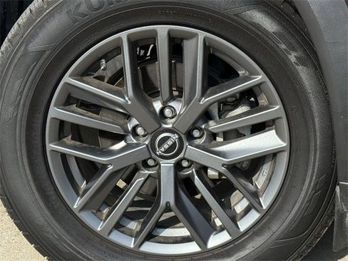 Used 2023 Nissan Rogue S image 8