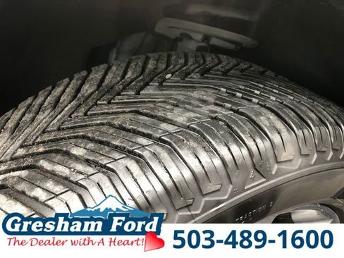 Certified 2022 Ford Explorer XLT w/ Equipment Group 202A image 33