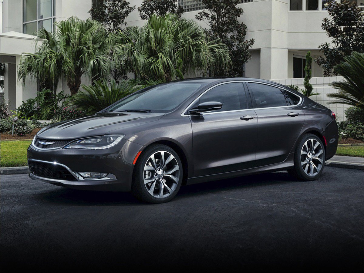 Used 2017 Chrysler 200 Limited Platinum w/ Comfort & Convenience Group FWD image 1