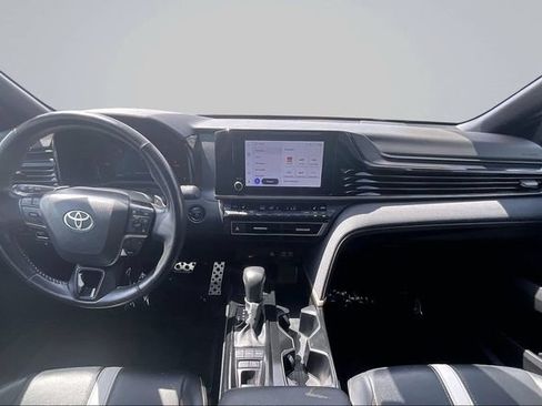 Used 2025 Toyota Camry SE w/ Convenience Package FWD image 16