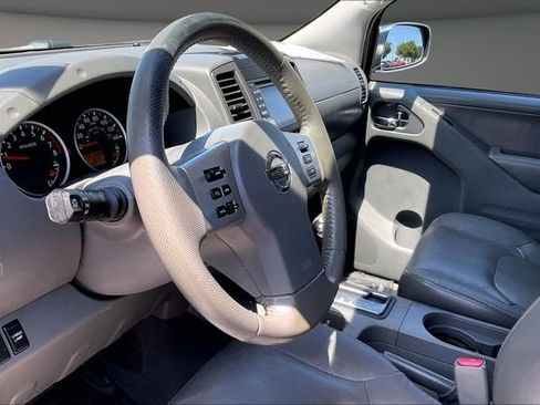 Used 2019 Nissan Frontier SL RWD image 12