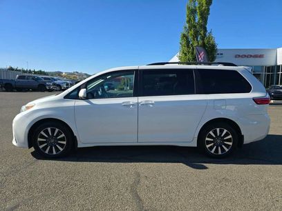Used 2019 Toyota Sienna XLE w/ XLE Navigation Package
