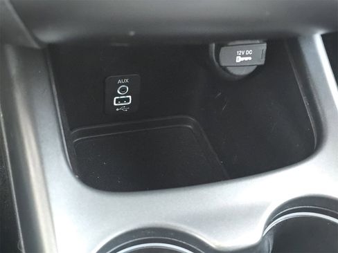 Used 2019 Dodge Journey SE image 25