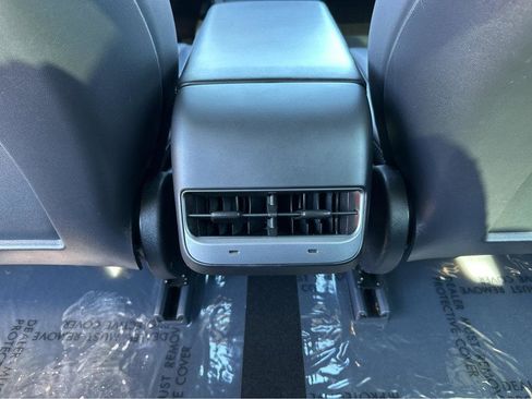 Used 2021 Tesla Model 3 Standard Range Plus image 17