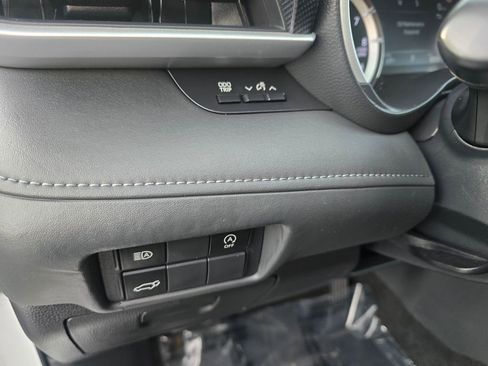 Used 2023 Toyota Highlander XSE image 17