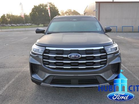 Used 2025 Ford Explorer Active RWD image 8