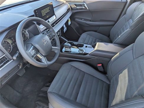 New 2025 Mitsubishi Outlander Trail Edition image 10