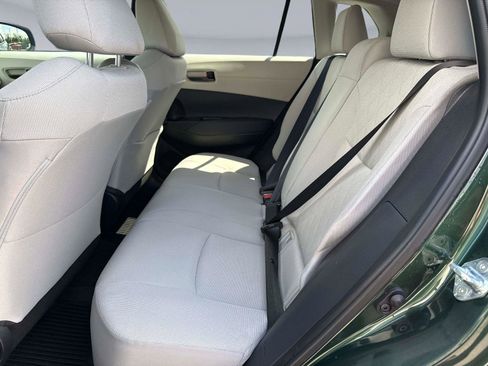 Used 2025 Toyota Corolla Cross LE image 12