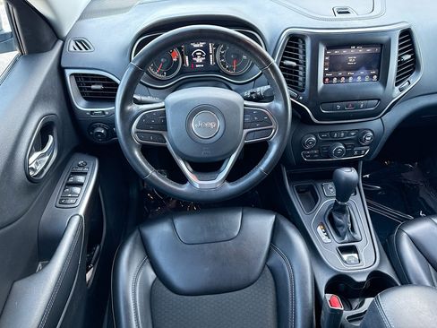 Used 2021 Jeep Cherokee Latitude Plus FWD image 15
