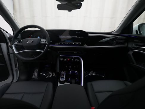 Used 2025 Audi Q5 Premium Plus w/ Premium Plus image 19