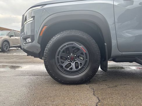Certified 2025 Nissan Frontier PRO-4X image 11