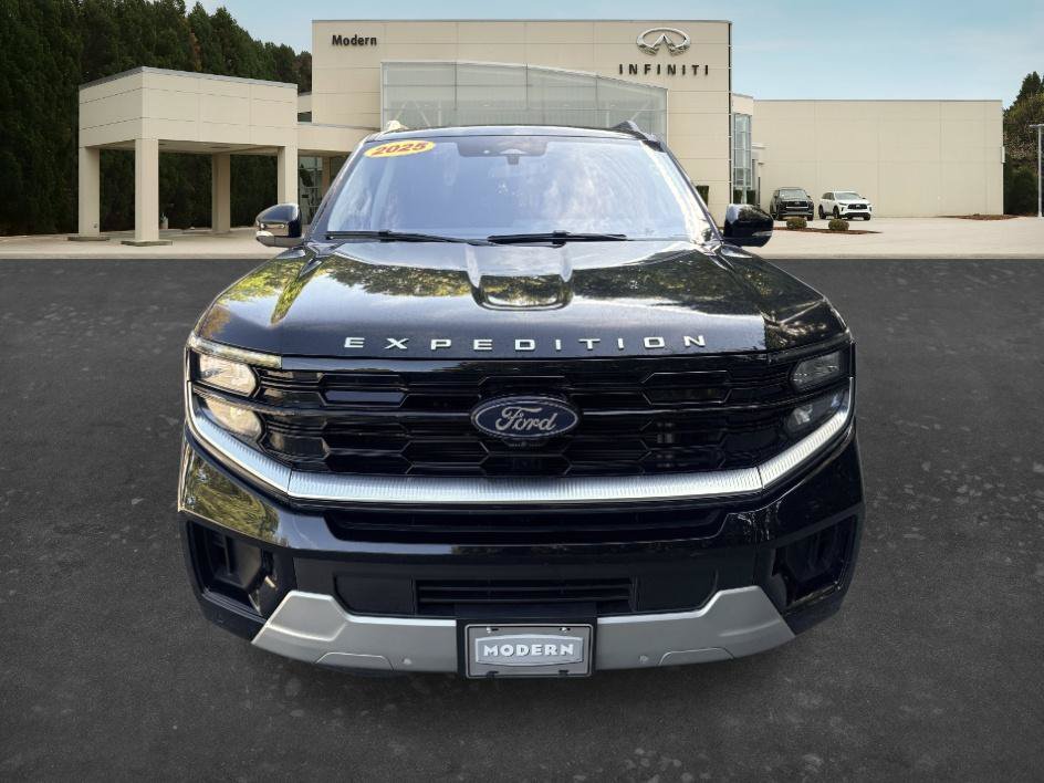Used 2025 Ford Expedition Max Platinum AWD/4WD image 2