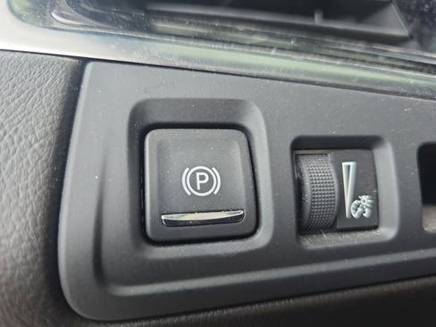 Used 2023 Cadillac XT6 Premium Luxury FWD image 18