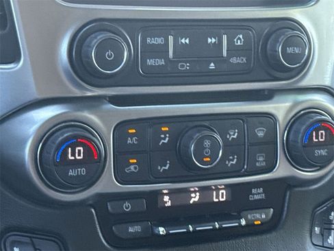 Used 2020 Chevrolet Suburban Premier w/ Premier Plus Edition image 37