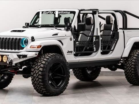 Used 2026 Jeep Gladiator Sport AWD/4WD image 1