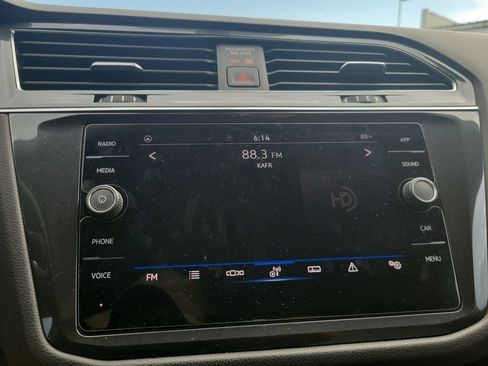 Used 2021 Volkswagen Tiguan SE FWD image 13