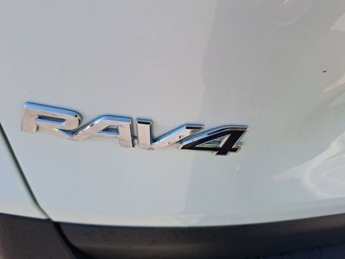 Used 2022 Toyota RAV4 Limited image 13