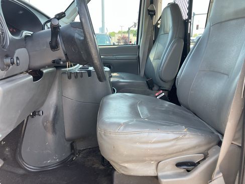 Used 2005 Ford E-150 and Econoline 150 RWD image 17