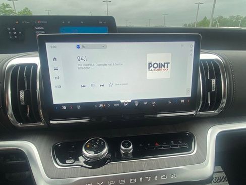 New 2025 Ford Expedition Platinum w/ Platinum Ultimate Package AWD/4WD image 15