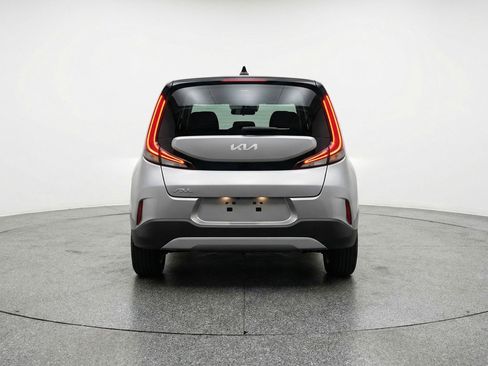 Used 2025 Kia Soul LX w/ LX Technology Package image 7