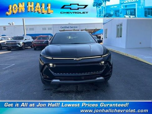 New 2026 Chevrolet Equinox EV LT image 18