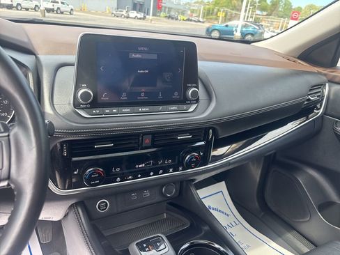 Used 2023 Nissan Rogue SL image 11