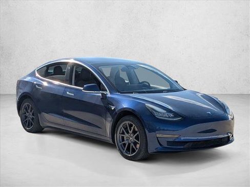 Used 2019 Tesla Model 3 Standard Range Plus image 3